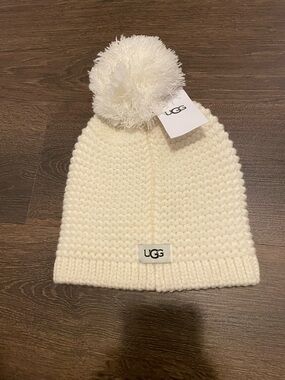Ugg knit beanie with poof